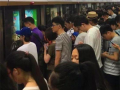 男子劝阻他人在地铁车厢吃花生，反遭索赔3万元，法院判决