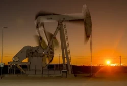 美国WTI原油周三下跌 因OPEC+增产与关税忧虑拖累前景