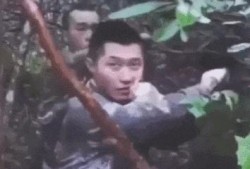 近日曝光！被印军包围，两名落单解放军嘴咬手雷，誓死不当俘虏