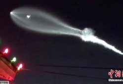 西安城墙上空惊现UFO？揭秘真相，实为火箭发射尾迹