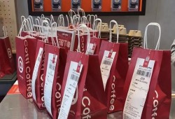 咖啡最低1.68元、门店日销千单，月薪5000的库迪店员忙到崩溃