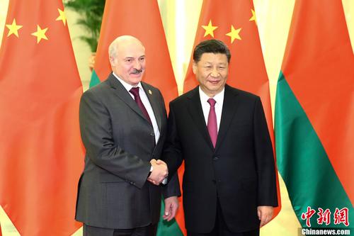 习近平会见白俄罗斯总统卢卡申科