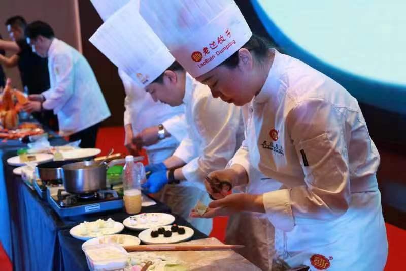 飞天茅台批发价跌破2000元，零售端价格低至2100元