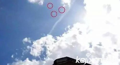 西安上空现大量白点状不明飞行物，神秘现象引发关注与猜测