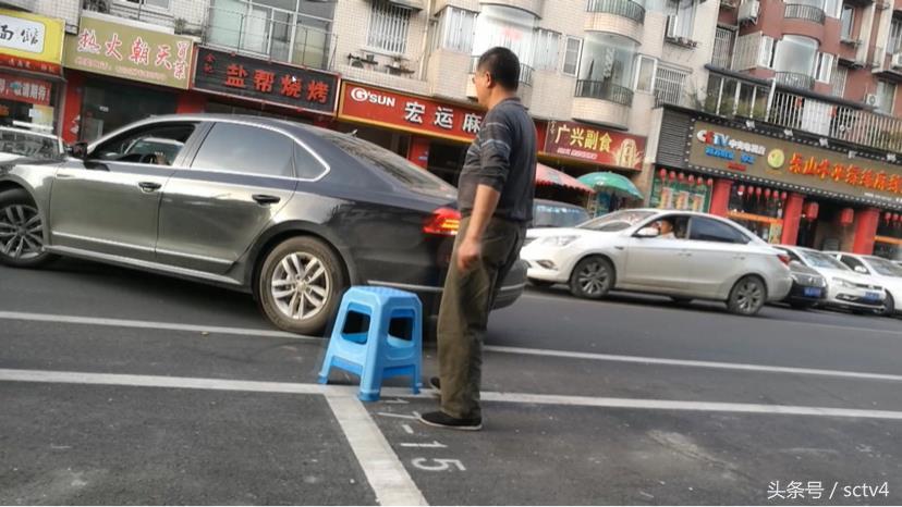 关于游客在饭店门口停车被打事件及当地回应的探讨