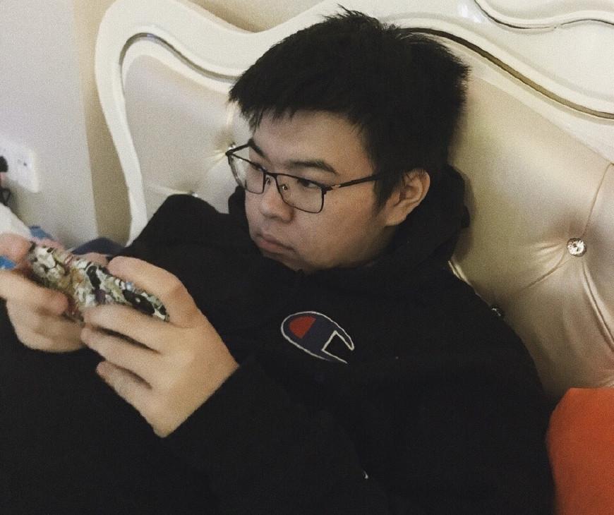 如何看待北大韦神粉丝破千万的现象