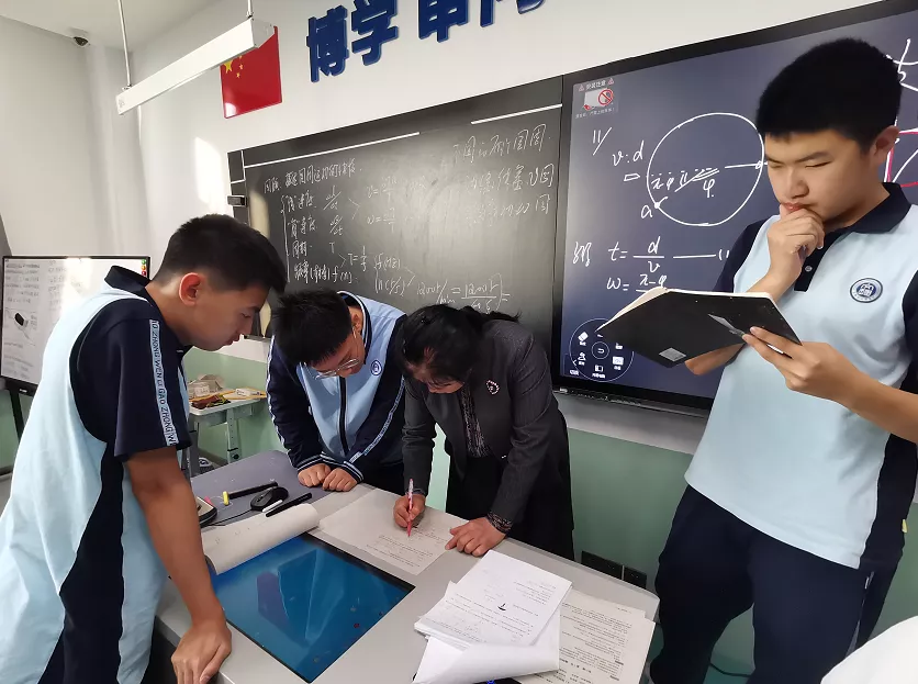 女孩称物理考点老师都押中了—教育预见性与精准指导的魅力